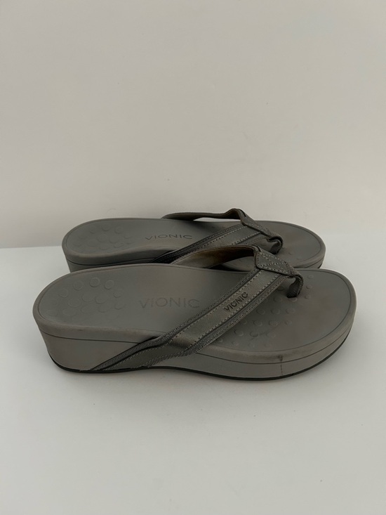 Vionic Hightide Gray Thong Sandals | Size 6 - Picture 4 of 8